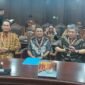 Sidang uji materi Pasal 8 UU Pers di Mahkamah Konstitusi menghadirkan ahli hukum pidana Dr. Albert Aries dan saksi jurnalis Moh. Adimaja (foto: dok PWI Pusat)