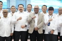 Jaksa Agung Republik Indonesia, ST Burhanuddin, menerima kunjungan Ketua Umum Persatuan Wartawan Indonesia (PWI) Pusat, Akhmad Munir, beserta jajaran pengurus di Lantai 11 Gedung Kejaksaan Agung, Jakarta, Kamis (13/11/25) (foto: dok PWI Pusat)