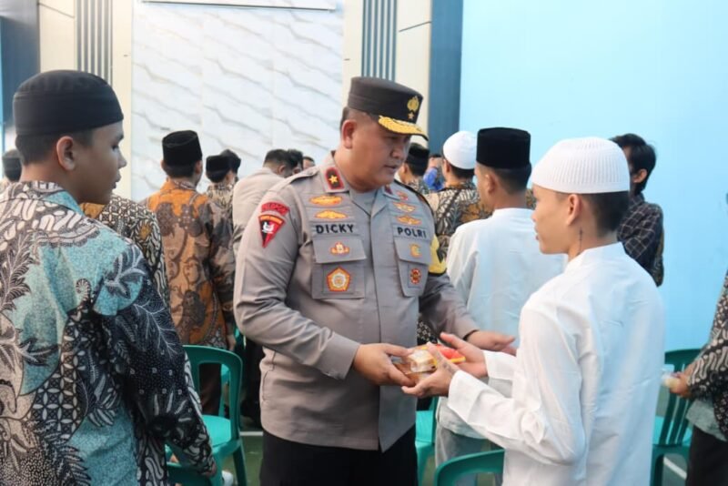 Waka Polda Brigjen Pol Dicky Sondani, S.I.K., M.H, memberikan motivasi kepada anak di LPA