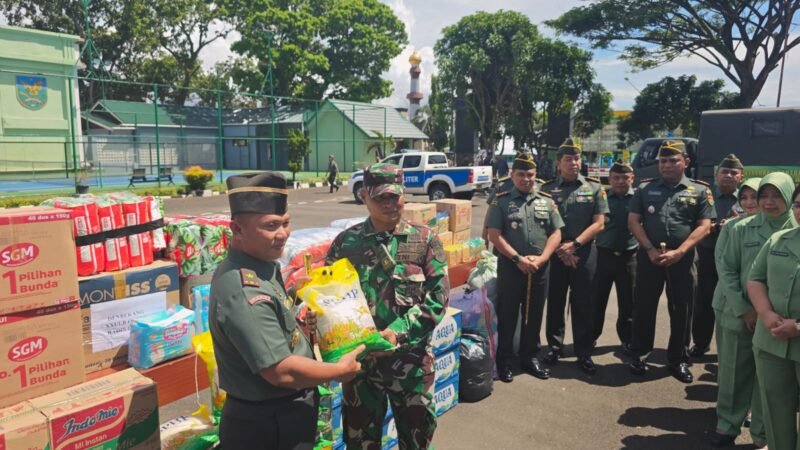 Bantuan 5,5 ton beras hingga seribu lebih biskuit diberangkatkan melalui jalur darat, 15 personel dikerahkan untuk pengawalan sepanjang 15 jam perjalanan