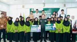Ketua Dewan Perwakilan Daerah Republik Indonesia, Sultan Baktiar Najamudin, memberikan PIP Kepada Pelajar di Kabupaten Rejang Lobong pada Jumat 19 Desember 2025