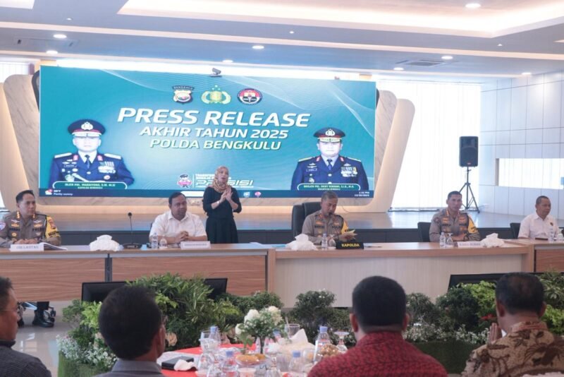 Polda Bengkulu merilis capaian kinerja akhir tahun 2025. Ribuan perkara ditangani, ratusan diselesaikan, dengan fokus menjaga keamanan dan kepercayaan publik