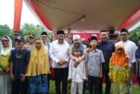 Gubernur Bengkulu Helmi Hasan bersama Wakil Gubernur Mian dan Anggota DPRD Provinsi BEngkuluu Teuku Zulkarnain menghadiri syukuran jalan mulus di Desa Pasar Ngalam, Seluma.  pada Rabu 31 Desember 2025, disambut antusias oleh ibu-ibu serta anak-anak 