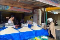 Harga beras di Bengkulu awal 2026 masih di atas HET. Polisi turun ke pasar dan siapkan operasi pasar murah demi menjaga stabilitas harga dan pasokan.