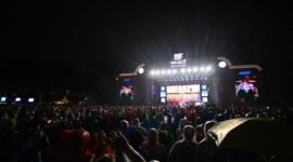 Sorak Sorai Festival 2025 di TMII sukses meriahkan libur Nataru lewat konser artis nasional, UMKM lokal, dan pesan kepedulian sosial.