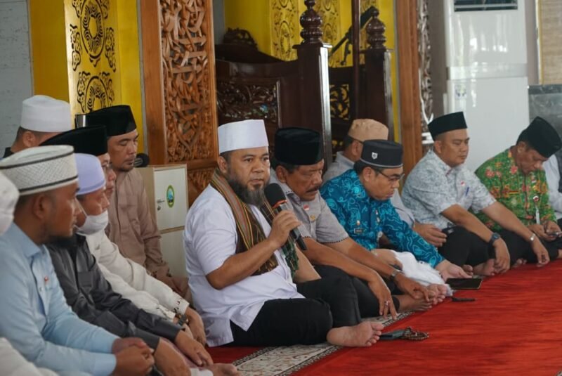 Gubernur Bengkulu menegaskan pembayaran proyek kepada kontraktor bukan dihentikan, melainkan menunggu hasil audit BPK dan BPKP agar tak terjadi kelebihan bayar.