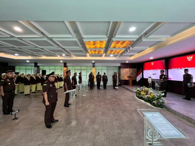 Kepala Kejati Bengkulu Victor Antonius Saragih Sidabutar melantik pejabat eselon III. Ia menekankan profesionalisme, integritas, dan nilai Tri Krama Adhyaksa.