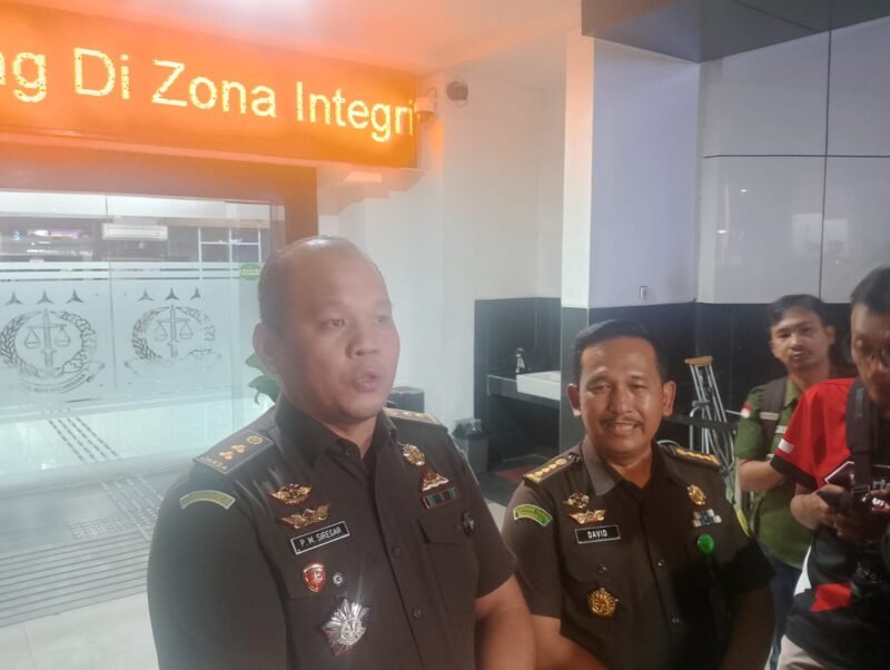 Kejati Bengkulu menggeledah rumah mantan Kadis Pertambangan Bengkulu Utara Fadillah Marik sebagai bagian penyidikan kasus dugaan korupsi tambang.