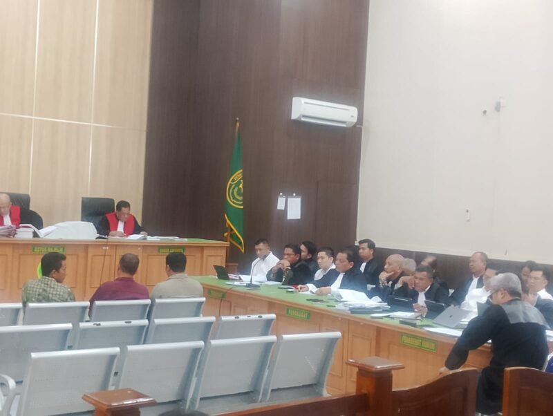 Beby Hussy jalani tiga persidangan dalam sehari di PN Tipikor Bengkulu. Dari korupsi tambang, TPPU, hingga suap pejabat tambang.