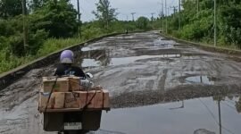 Teuku Zulkarnain memastikan PT Pelindo membangun jalan rusak Pulau Baai tahun ini dengan anggaran Rp1 triliun demi kepentingan masyarakat dan ekonomi Bengkulu.