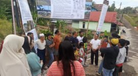 Warga Kelurahan Timur Indah Bengkulu menolak penimbunan limbah FABA dari PLTU Teluk Sepang di kawasan permukiman karena dikhawatirkan membahayakan kesehatan dan mencemari lingkungan.