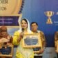 Destita Khairilisani menerima penghargaan The Best Inspiring Woman Figure Leader of The Year 2026 sebagai bukti kepemimpinan inspiratif yang berpihak kepada masyarakat Bengkulu.