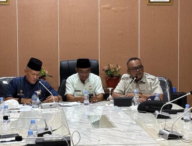 Sumber Foto dari MC Pemerinta Kota Bengkulu:
Pemkot Bengkulu menyiapkan Pasar Subuh legal di Jalan Kedondong sebagai solusi kemacetan dan kesemrawutan Pasar Panorama.