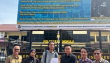 LBH KAHMI Bengkulu mendesak Polresta Bengkulu menuntaskan kasus dugaan penganiayaan mahasiswa yang diduga melibatkan Wakil Rektor III Universitas Dehasen Bengkulu. Polisi masih memeriksa saksi-saksi.