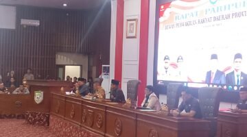 DPRD Provinsi Bengkulu resmi mengumumkan PAW Ketua DPRD dalam rapat paripurna yang diwarnai perdebatan. Proses kini berlanjut ke Gubernur dan Kemendagri untuk keputusan akhir.