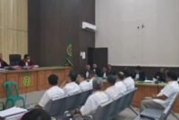 Sidang kasus korupsi tambang batubara Bengkulu menghadirkan perkembangan baru. Para terdakwa menyatakan siap mengganti kerugian negara sebesar Rp159 miliar melalui mekanisme plea bargain.