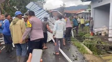 Puting Beliung Hantam Rejang Lebong, 30 Rumah Warga Rusak dalam Hitungan Menit