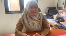GAJI MASIH TIDAK UMK: Disnaker Kota Bengkulu masih menemukan pelanggaran upah di bawah UMK Rp3,08 juta. Sub Koordinator Penyelesaian Perselisihan Hubungan Industrial Disnaker Kota Bengkulu, Auliyus Marni, diminta pelapor melapor, sementara penyelesaian mengedepankan dialog dan pembinaan. (SELASA-21-April-2026)-- FOTO: HANDI//MBG.