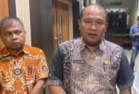 Nama mahasiswi UNIB terseret dalam kasus penggelapan Rp4,7 miliar. Rektor UNIB Indra Cahyadinata menegaskan informasi tersebut masih rumor dan belum dapat dipastikan kebenarannya.