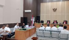 TUNTUTAN: Sidang lanjutan kasus Korupsi Tembang Batu Bara dengan agenda tuntutan 12 terdakwa pada Rabu-13- April-2024 di Pengadilan Negeri Bengkulu. FOTO--WINDI//MBG.