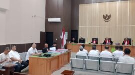 TUNTUTAN: Sidang lanjutan kasus Korupsi Tembang Batu Bara dengan agenda tuntutan 12 terdakwa pada Rabu-13- April-2024 di Pengadilan Negeri Bengkulu. FOTO--WINDI//MBG.