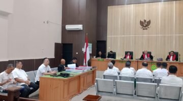 TUNTUTAN: Sidang lanjutan kasus Korupsi Tembang Batu Bara dengan agenda tuntutan 12 terdakwa pada Rabu-13- April-2024 di Pengadilan Negeri Bengkulu. FOTO--WINDI//MBG.