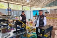 SITA: Anggota Polda Bengkulu Polda Bengkulu menggerebek gudang oplosan Minyakita di Sawah Lebar dan menyita 108 ribu kemasan. Selain memalsukan label, pelaku juga mengurangi isi minyak hingga merugikan konsumen. (Senin 04/05/2026) -- FOTO: IST//MBG.