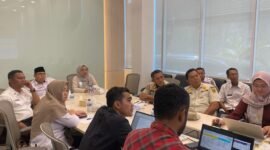 RAPAT: Pemprov Bengkulu bersama BPJS Ketenagakerjaan menargetkan hingga 100 ribu pekerja rentan mendapatkan perlindungan jaminan sosial pada 2026 melalui dukungan APBD dan DBH sawit. (RABU-06-05-2025)-- FOTO: HANDI//MBG 