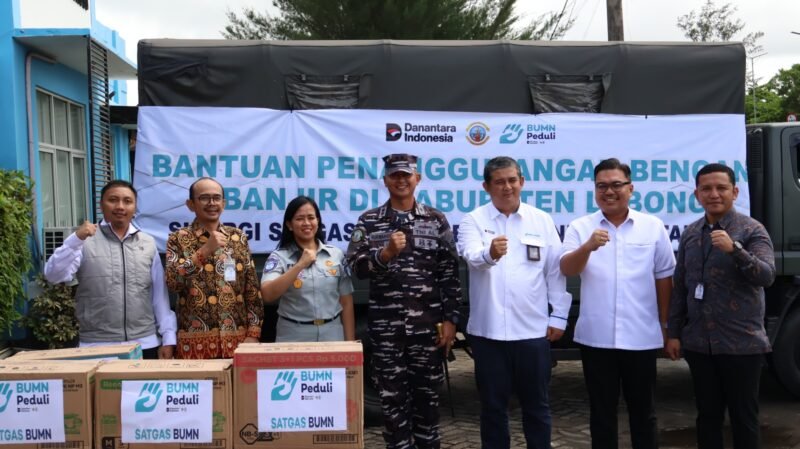 PT Pelindo Regional 2 Bengkulu bersama Satgas BUMN dan Lanal Bengkulu menyalurkan bantuan sosial bagi korban banjir di Kabupaten Lebong sebagai bentuk kepedulian dan dukungan pemulihan pasca bencana.