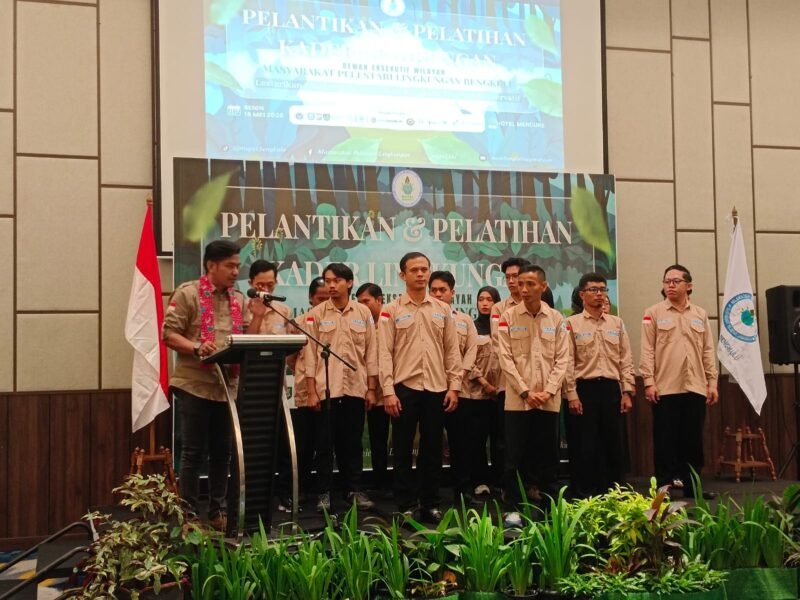 PELANTIKAN: MAPEL Bengkulu resmi dilantik dan siap mengawal isu kerusakan lingkungan serta pemulihan ekologis. Organisasi ini akan fokus pada restorasi DAS, penghijauan dan edukasi lingkungan masyarakat. (SENIN-18-05-2026)-- FOTO: HANDI//MBG.
