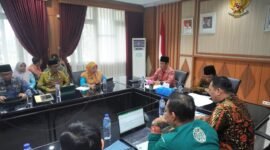 RAPAT: Pemprov Bengkulu memperketat pengawasan sektor pertambangan MBLB untuk meningkatkan PAD dan memastikan tata kelola tambang berjalan lebih tertib dan transparan. (KAMIS-21-05-2026))-- FOTO: IST//MBG.