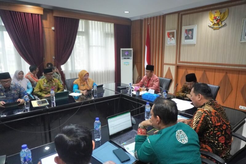 RAPAT: Pemprov Bengkulu memperketat pengawasan sektor pertambangan MBLB untuk meningkatkan PAD dan memastikan tata kelola tambang berjalan lebih tertib dan transparan. (KAMIS-21-05-2026))-- FOTO: IST//MBG.