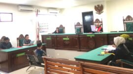 SIDANG: Sidang tindak pidana ringan (tipiring) yang menjerat Wakil Rektor III Universitas Dehasen (UNIVED) Bengkulu, Yode Arliando, telah digelar di Pengadilan Negeri Bengkulu, (Jumat, 22 Mei 2026)-- FOTO:  Handi//MBG.