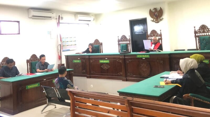 SIDANG: Sidang tindak pidana ringan (tipiring) yang menjerat Wakil Rektor III Universitas Dehasen (UNIVED) Bengkulu, Yode Arliando, telah digelar di Pengadilan Negeri Bengkulu, (Jumat, 22 Mei 2026)-- FOTO:  Handi//MBG.