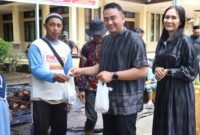 Polres Lebong menyembelih 6 ekor sapi kurban pada Iduladha 1447 H dan membagikan daging kepada masyarakat melalui 500 kupon sebagai bentuk kepedulian sosial.
