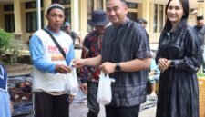 Polres Lebong menyembelih 6 ekor sapi kurban pada Iduladha 1447 H dan membagikan daging kepada masyarakat melalui 500 kupon sebagai bentuk kepedulian sosial.