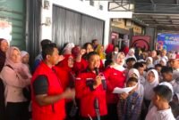 BAGIKAN: Sebanyak 1.513 siswa di Kota Bengkulu menerima bantuan Program Indonesia Pintar (PIP) melalui aspirasi anggota DPR RI Fraksi PDIP, MY Esti Wijayati. Bantuan diberikan untuk siswa SD, SMP, SMA hingga SMK guna mendukung kebutuhan pendidikan dan meringankan beban keluarga. (Jumat-05-06-2026)-- FOTO: HANDI//MBG.