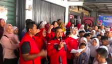 BAGIKAN: Sebanyak 1.513 siswa di Kota Bengkulu menerima bantuan Program Indonesia Pintar (PIP) melalui aspirasi anggota DPR RI Fraksi PDIP, MY Esti Wijayati. Bantuan diberikan untuk siswa SD, SMP, SMA hingga SMK guna mendukung kebutuhan pendidikan dan meringankan beban keluarga. (Jumat-05-06-2026)-- FOTO: HANDI//MBG.