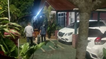 KPK Geledah Rumah Mantan PJ Wali Kota Bengkulu Arif Gunadi, Empat Koper dan Satu Kardus Dibawa Penyidik