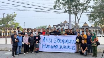 Jurnalis Bengkulu Gelar Aksi Solidaritas, Desak Basarnas Perpanjang Pencarian Lima Wartawan Hilang di Selat Sunda