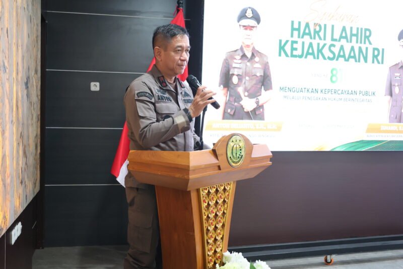 Kepala Kejati Bengkulu Anton Delianto, S.H., M.H, menekankan bahwa Hari Lahir Kejaksaan bukan hanya kegiatan seremonial. Momentum tersebut harus menjadi kesempatan bagi seluruh insan Adhyaksa untuk memperbarui semangat pengabdian kepada bangsa dan negara.