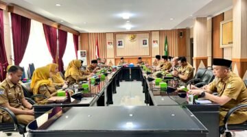 RAPAT: Pemerintah Provinsi Bengkulu berencana menghadirkan artis untuk menghibur masyarakat secara gratis.
